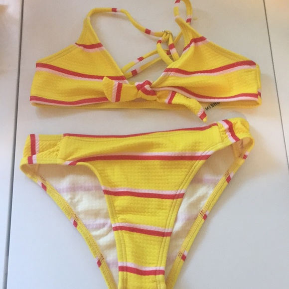 ‼️SOLD‼️CUTE BIKINI ✨ - Picture 1 of 6